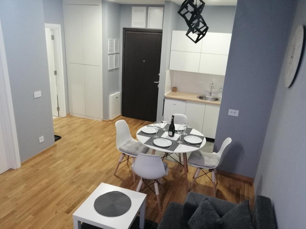 Fit Apartman Belgrado Exterior foto